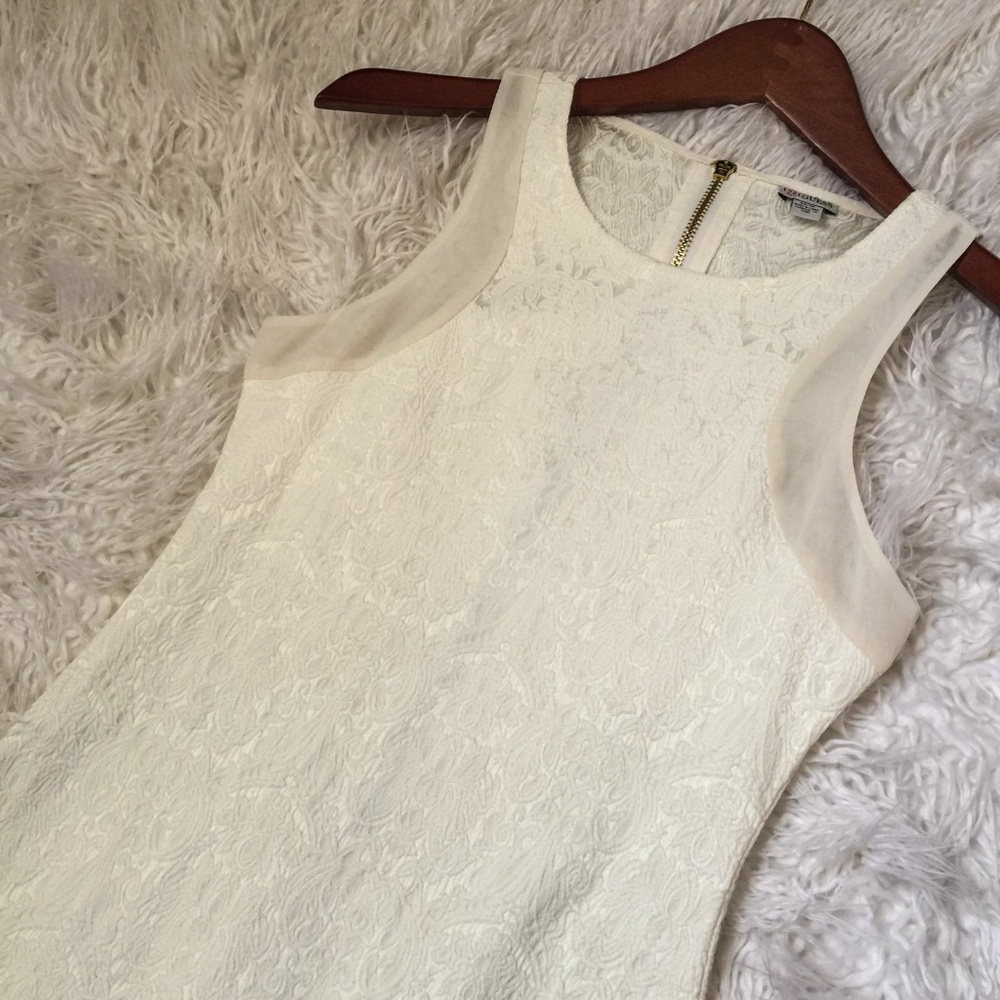 🔥SALE! Guess Mini Ivory Dress Size XS